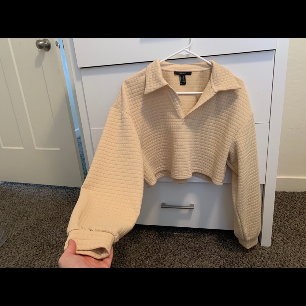 Long sleeve crop